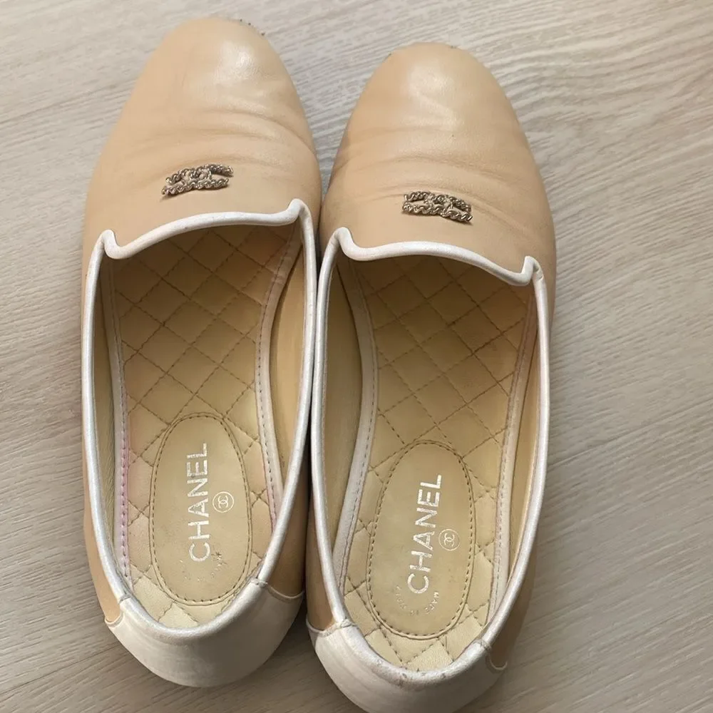 Chanel 2016 Beige/White Leather CC Smoking Loafers size 37.5